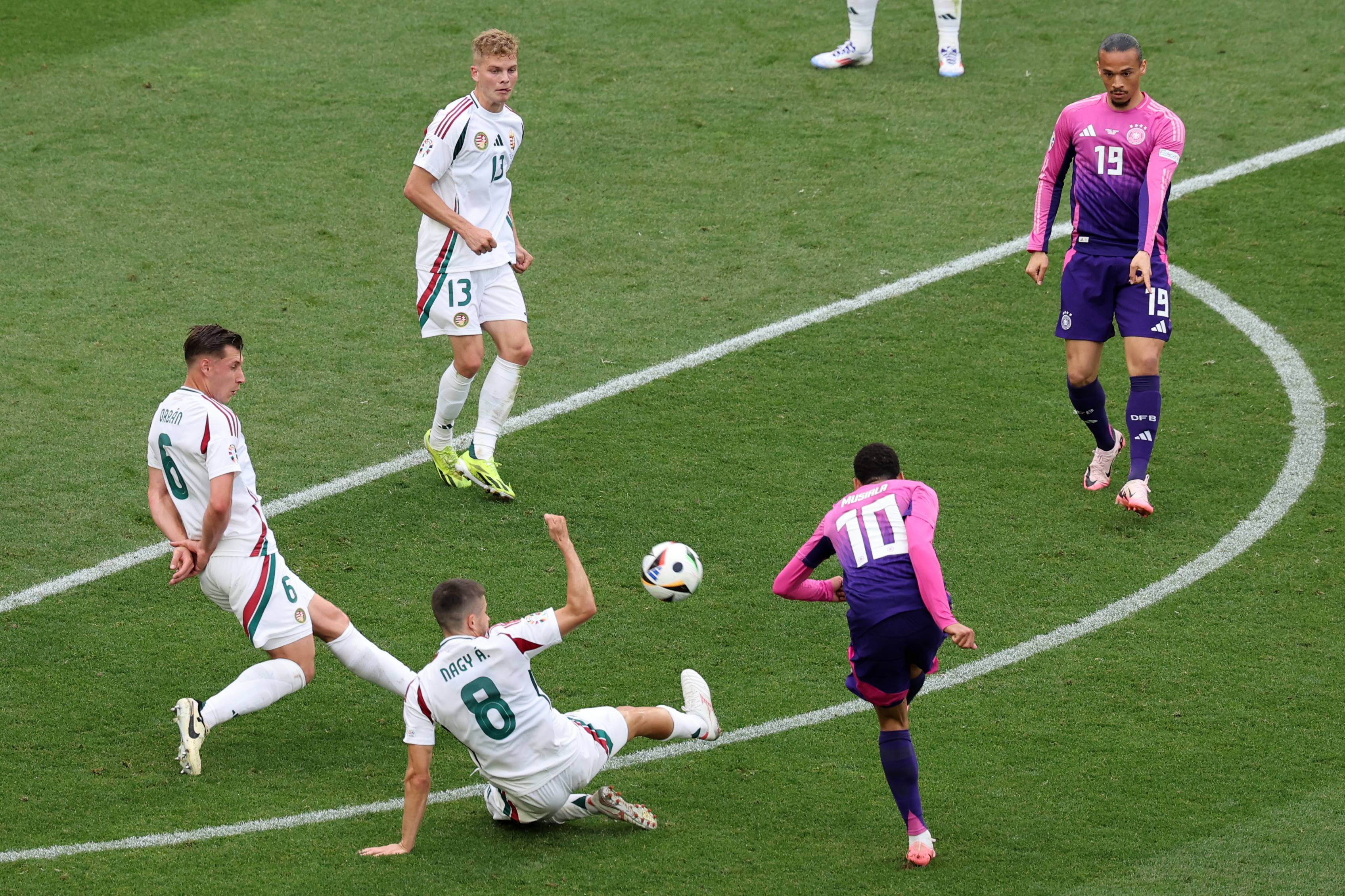 德国队备战下一场比赛,努力夺取胜利的简单介绍 德国队备战下一场比赛,努力夺取胜利的简单介绍